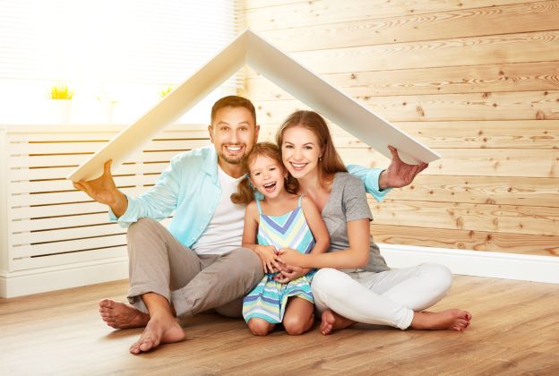 Family enjoying home insurance in Sarasota